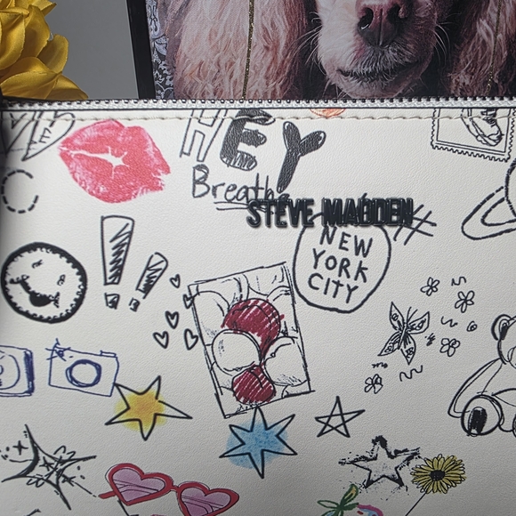 Steve Madden White Crossbody Bag with Multicolor Doodle Grafitte Print - Picture 4 of 8